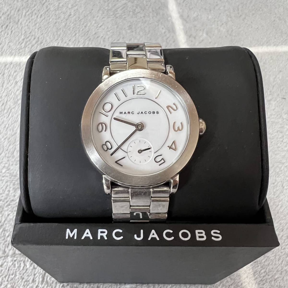Marc By Jacobs 限定モデル MBM8590 クロノグラフ