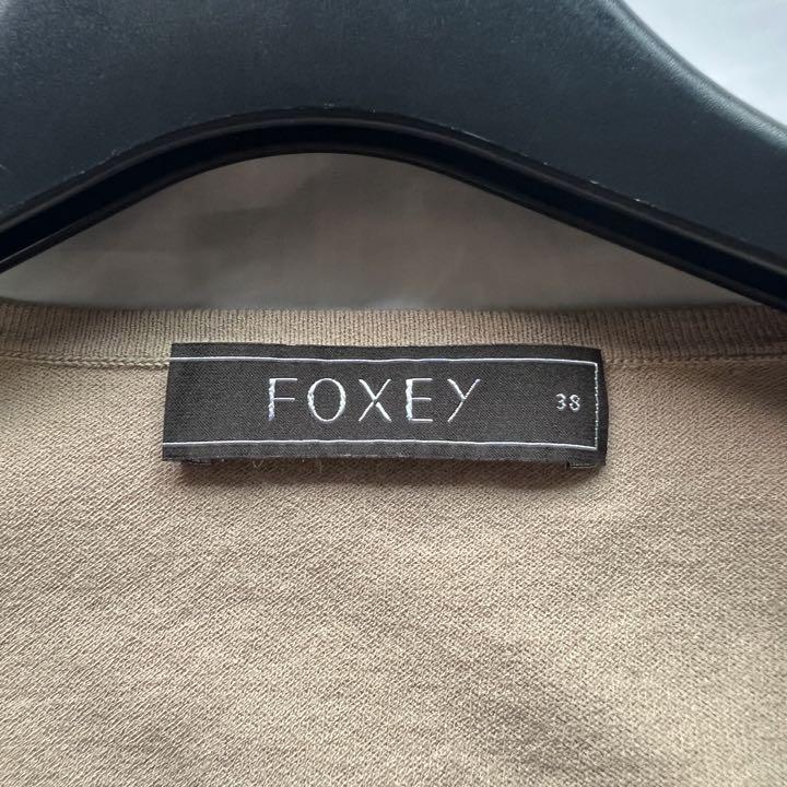 【美品】FOXEY ショート丈カーディガン ショートボレロ ベージュ 七分袖 38 M フォクシー ロゴ入り_画像6