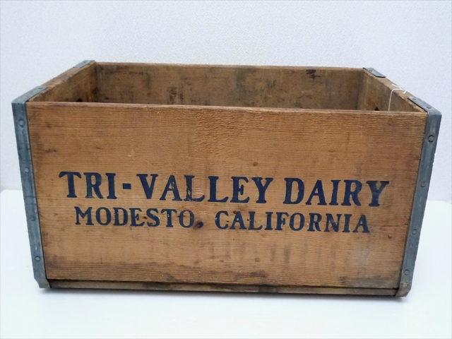 USA　カリフォルニア州　TRI-VALLEY DAIRY　アンティーク木箱　ミルク運搬　収納に　インテリアに　棚 ウッドボックス_画像4