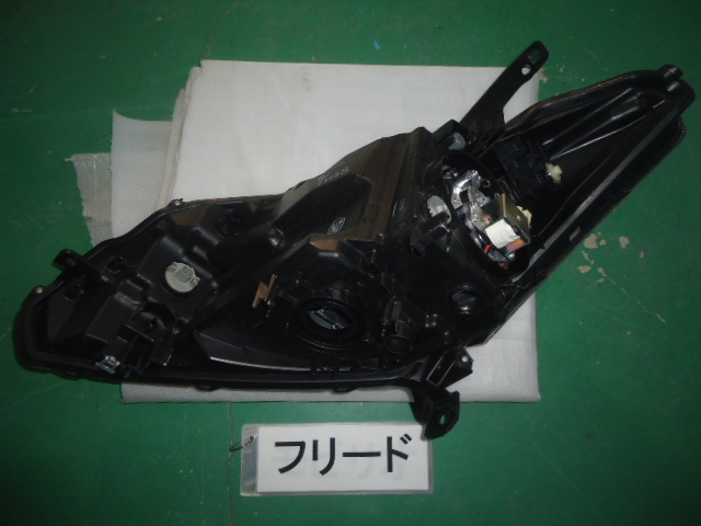 フリード　HB　GP3　右ヘッドランプユニット　HID　即決　3896_画像3