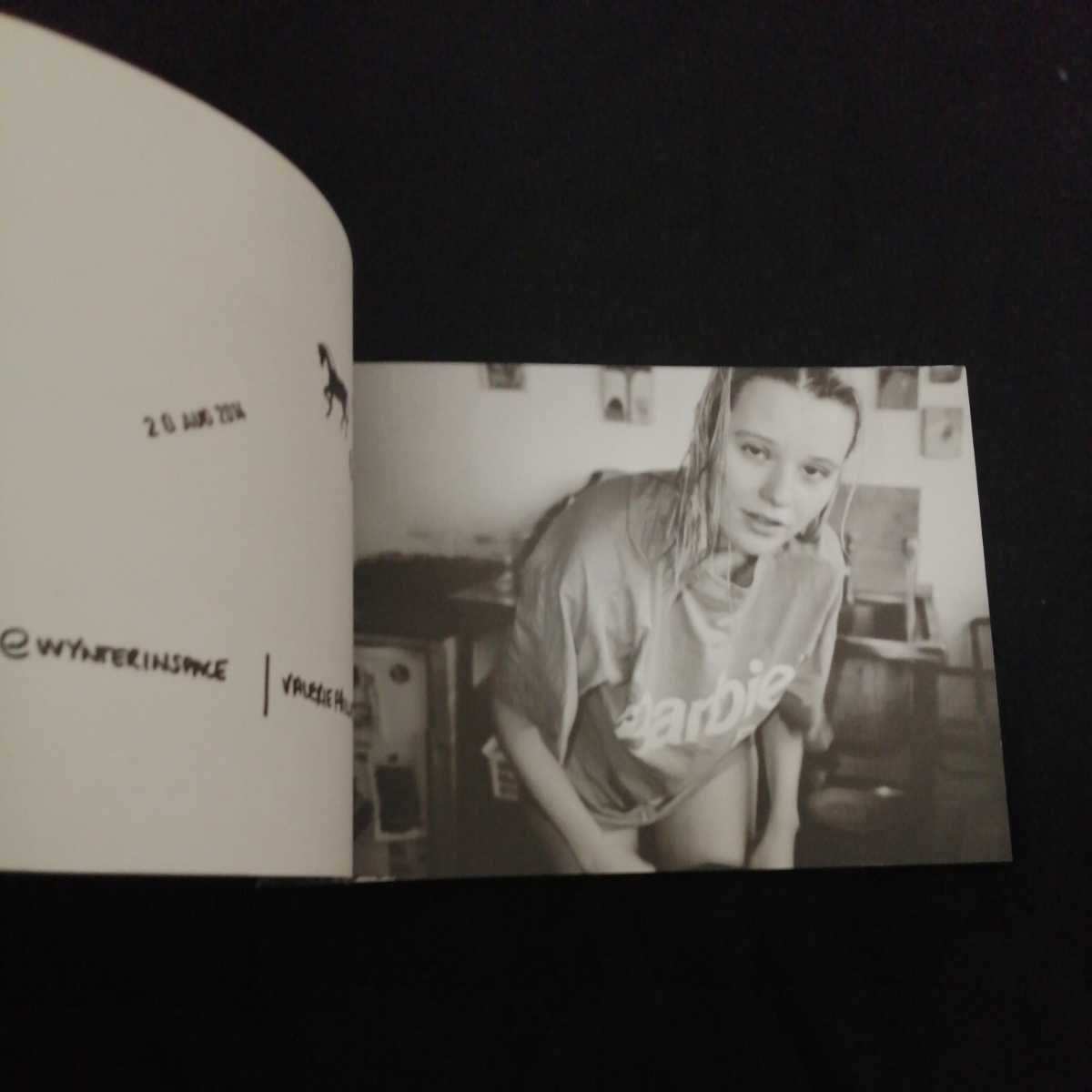 ヴァレリー・フィリップス 写真集『It's Not Him You See at Night in Your Dreams』 Valerie Phillips ガーリー・フォト zine