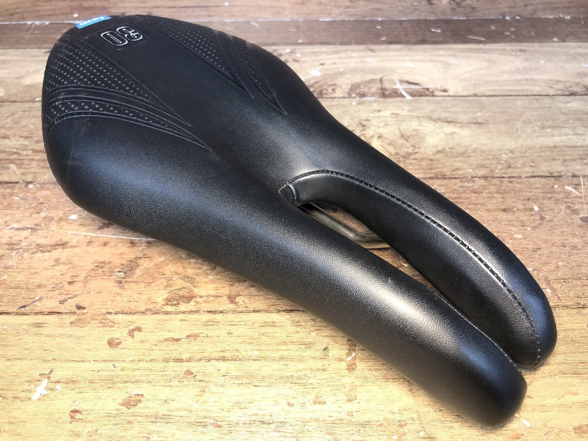 男性に人気! トライアスロン TT PL1.0 izm イズム GG337 サドル 黒