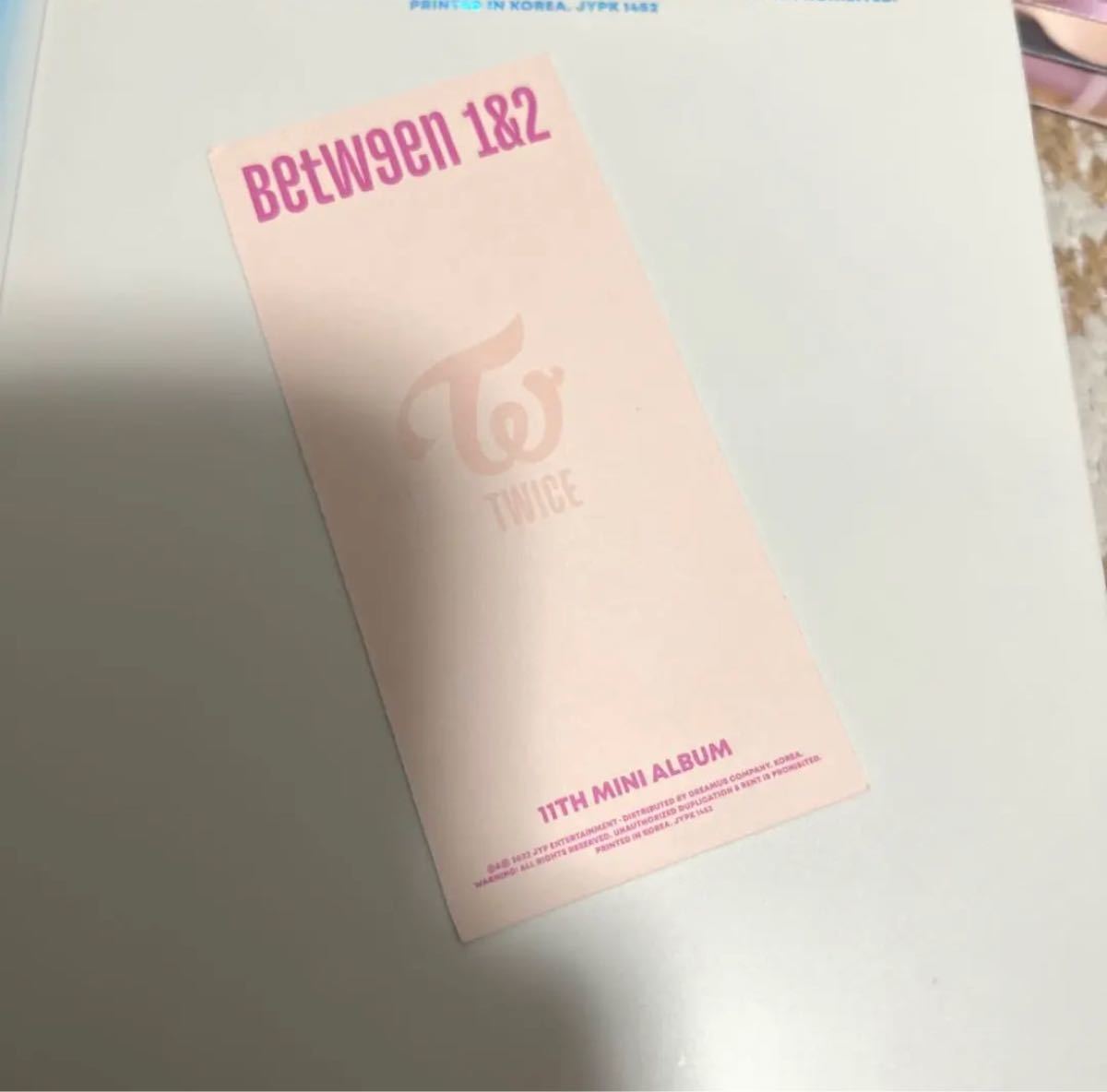 女の子向けプレゼント集結CDTWICE between 1&2 ジョンヨン サイン入りブックマーク datum.az