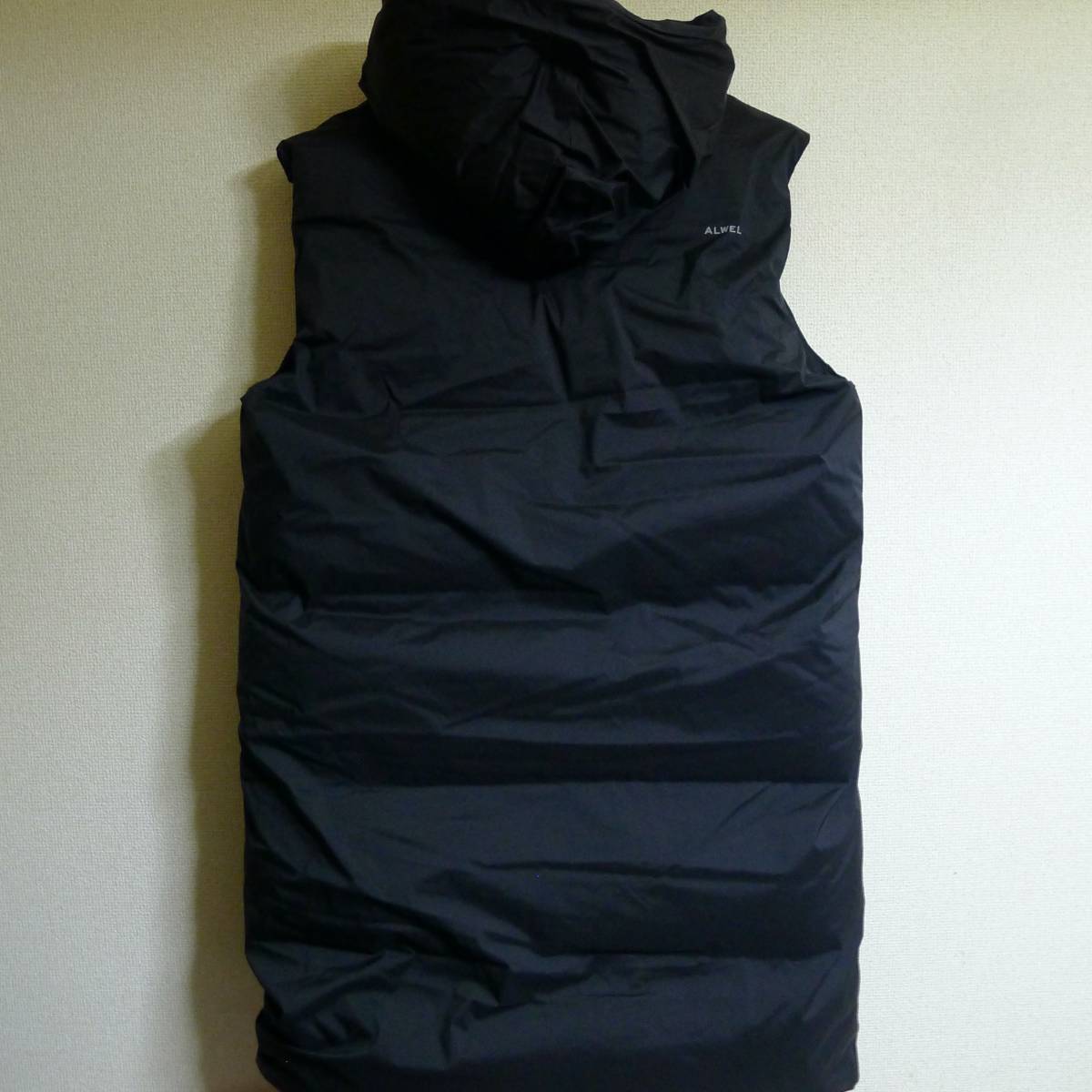 DESCENTE × ALWEL 別注 ダウンベスト-