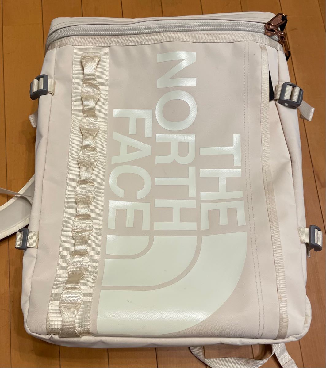 希少】THE NORTH FACE ヒューズボックス ヴィンテージホワイト 希少】THE NORTH FACE ヒューズボックス ヴィンテージホワイト