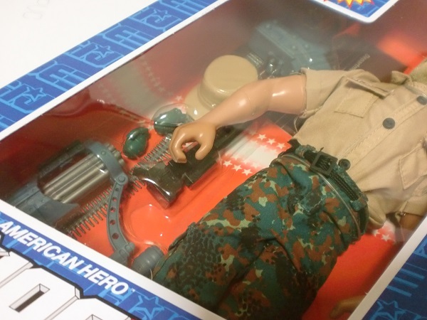 ハスブロ GIジョー 約30㎝ 1/6 ロックンロール ベージュ色シャツ 1990年版 GI Joe Hall of Fame Rock 'n Roll 12in 1990S Hasbro #6128 _画像4