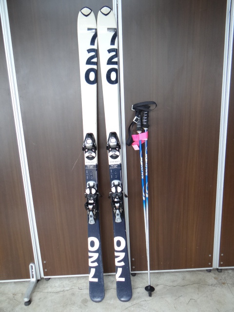 Yahoo!オークション - T9030 SALOMON 720 サロモン ツインチップ Yahoo!オークション - T9030 SALOMON 720 サロモン ツインチップ