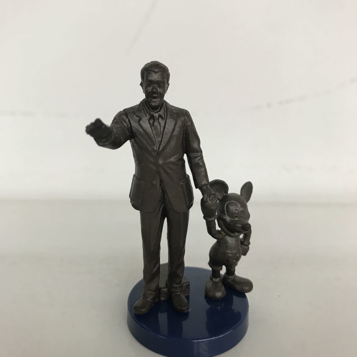 チョコエッグ ディズニー 110th Anniversary ウォルト・ディズニー ミッキーマウス 銅像 シークレット_画像1