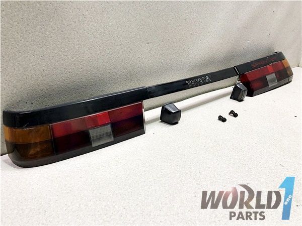AE86 トレノ 3ドア 前期 純正 テールランプ 左右 センターガーニッシュ