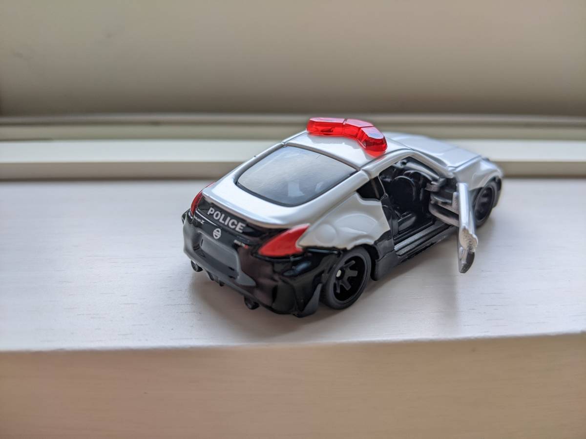 トミカ No.61 日産 フェアレディZ NISMO パトロールカー 改造 トミカ No.61 日産 フェアレディZ NISMO パトロールカー 改造