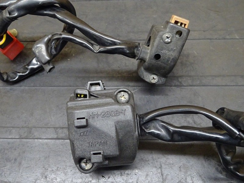 【221007】XR250(MD30-1401)● ハンドルスイッチ左右セット スイッチボックス_画像4