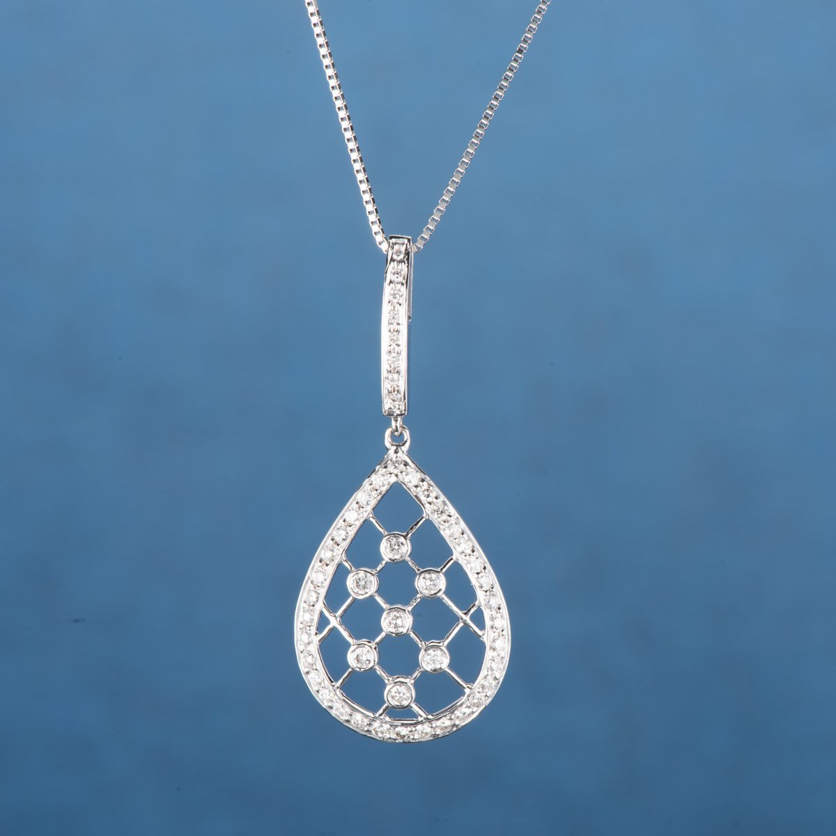 合計0.5ct ドロップシェイプ ペアシェイプデザイン ダイヤモンド