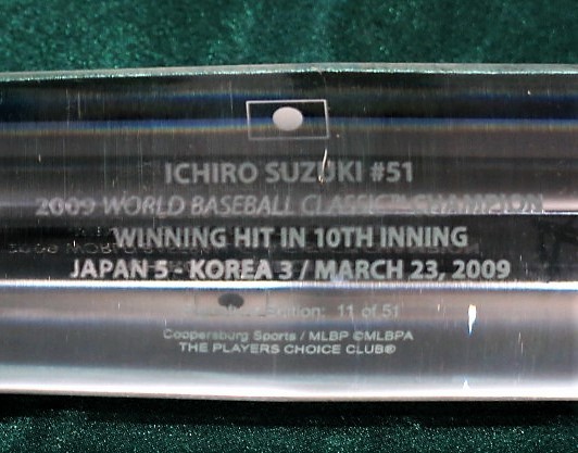 イチロー直筆サイン#51書込WBC2連覇記念アクリル製特別限定バット