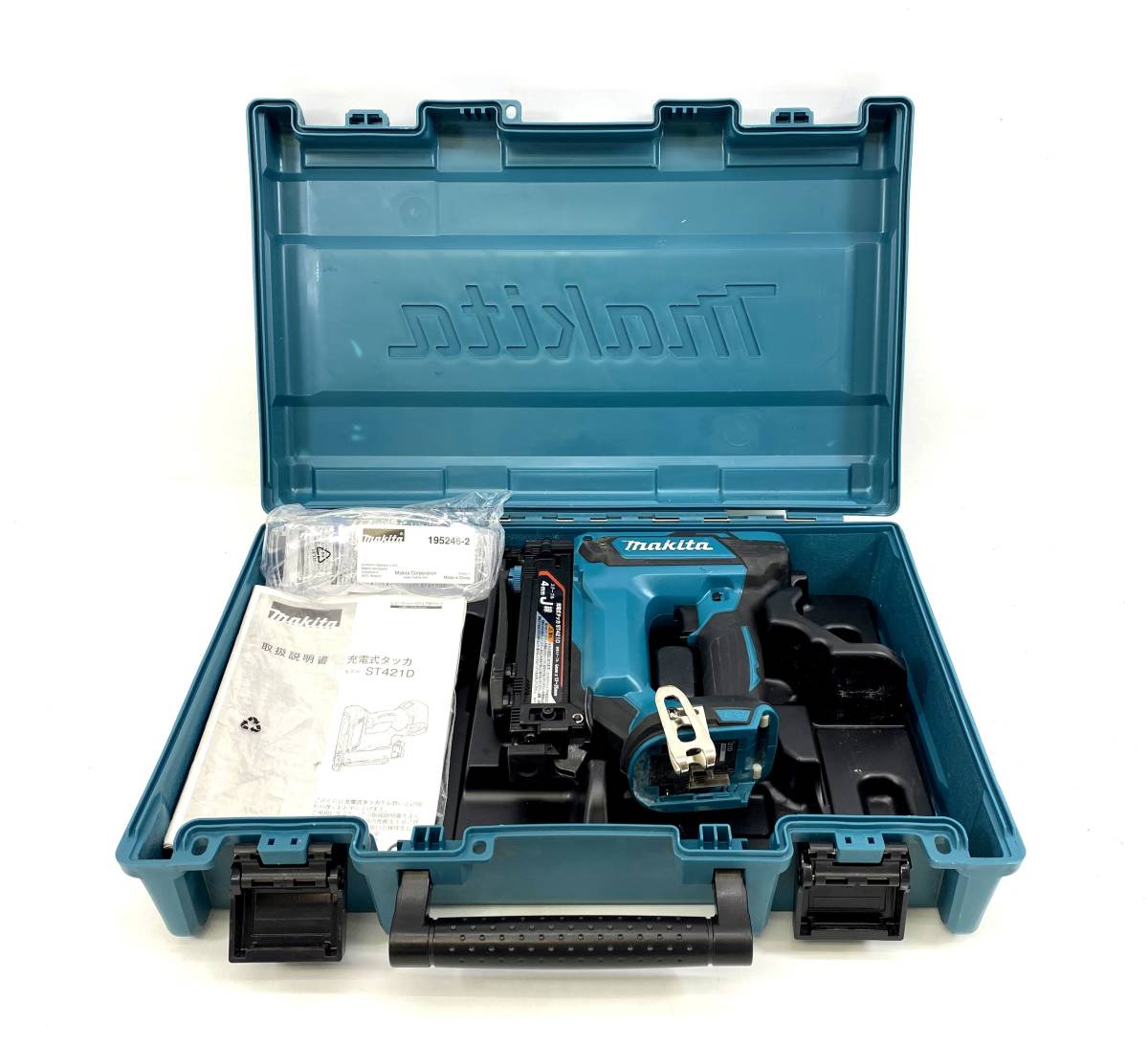 ◇【ジャンク品/100サイズ】makita マキタ 充電式タッカ ST421DRG