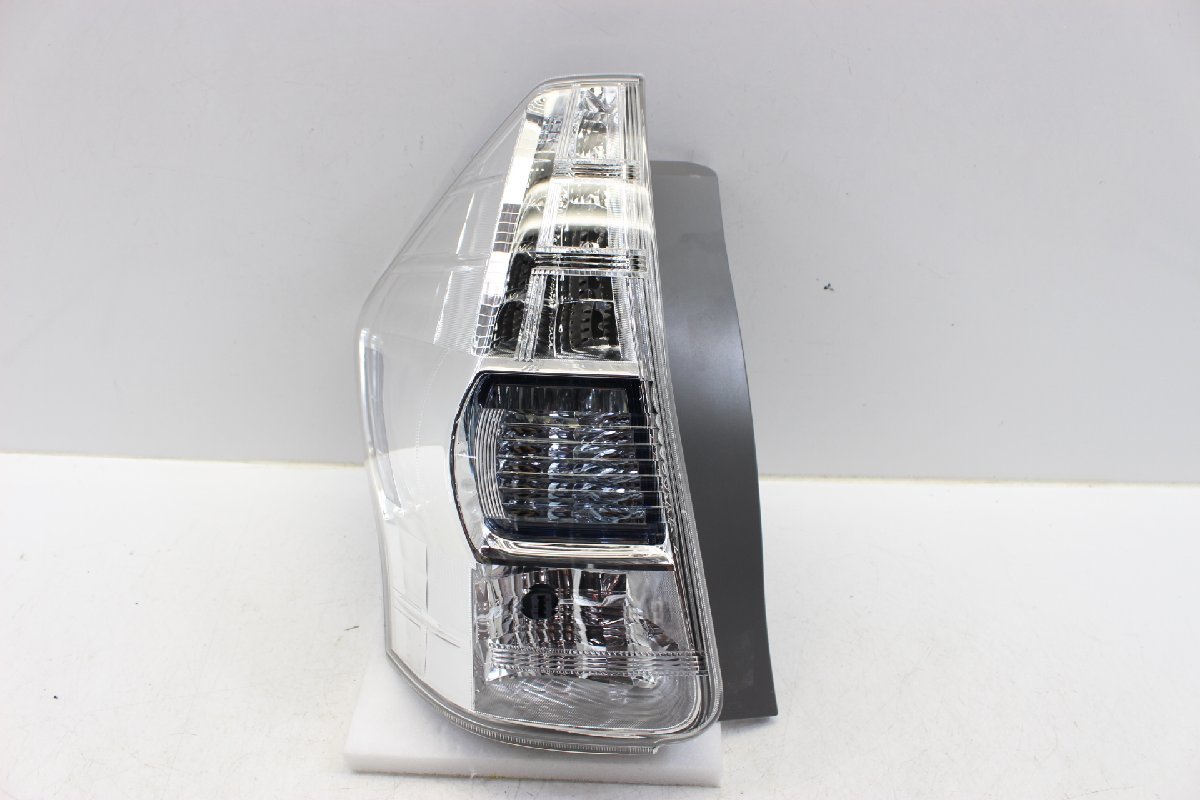 美品/破損無 プリウスα アルファ ZVW41W LED テールライト ランプ 左 左側 スタンレー 47-46 打刻N 81561-47140 268934-C207