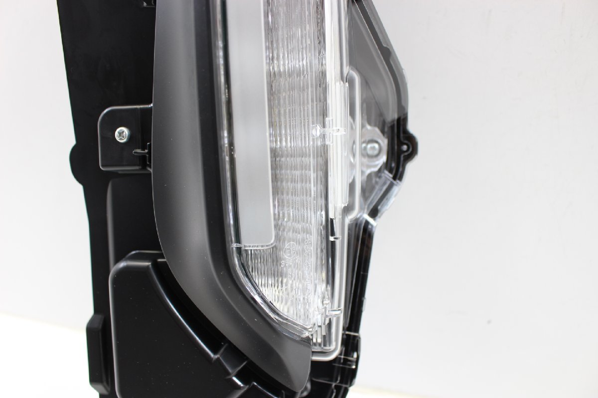  new goods Yaris Cross MXPB10 MXPB15 MXPJ10 MXPJ15 LED daylight left left side Koito 52-328 81440-52050 268979-C165