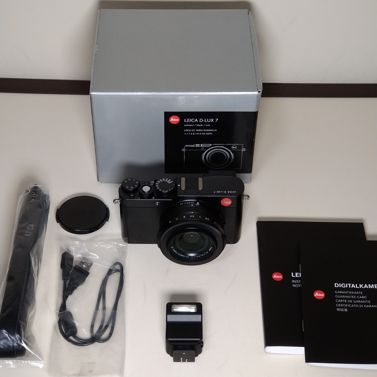 超激安特価 LEICA デジカメ デジタルカメラ コンデジ 写真の通販 by