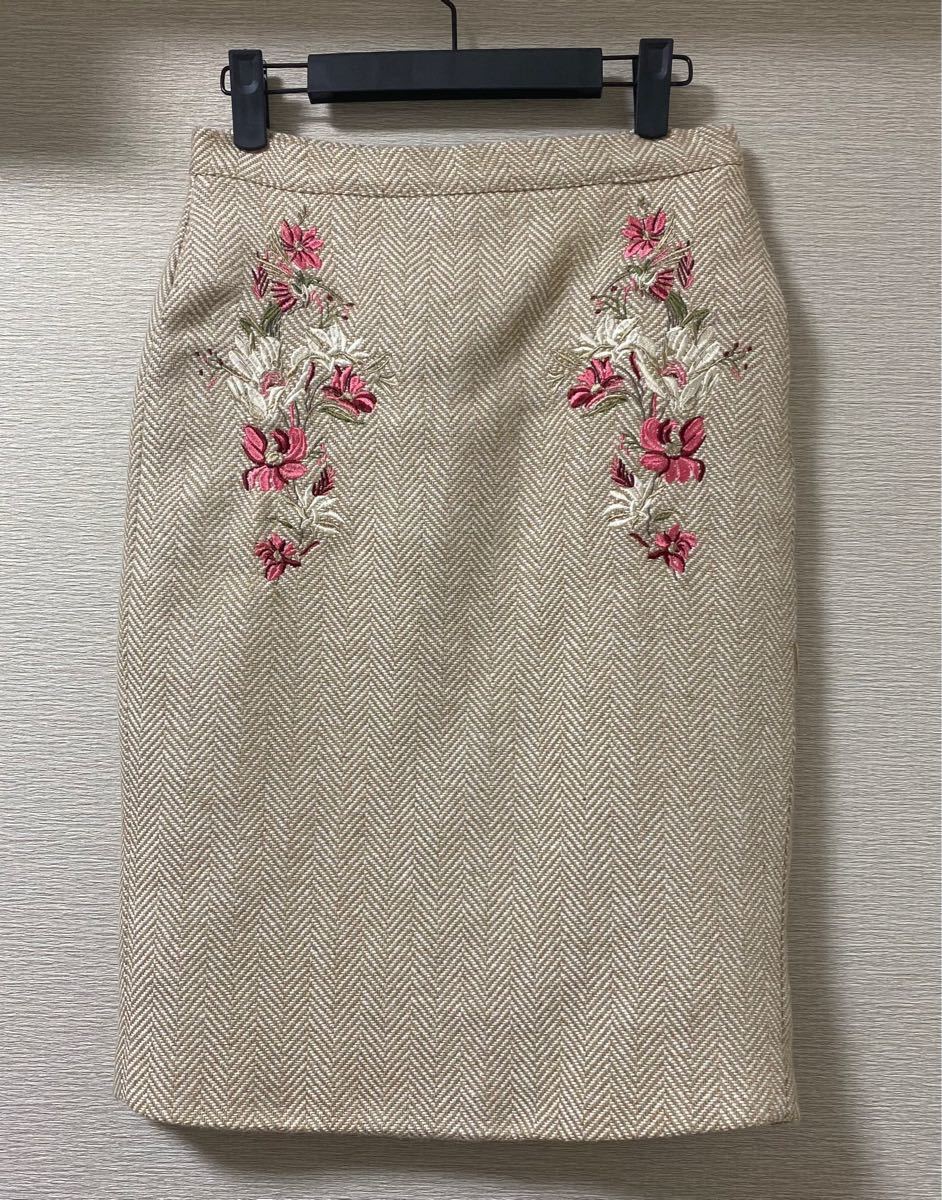 リリーブラウン 石原さとみ着用　花柄刺繍タイトスカート　ツィードスカート　校閲ガール　LILY BROWN フラワー刺繍スカート