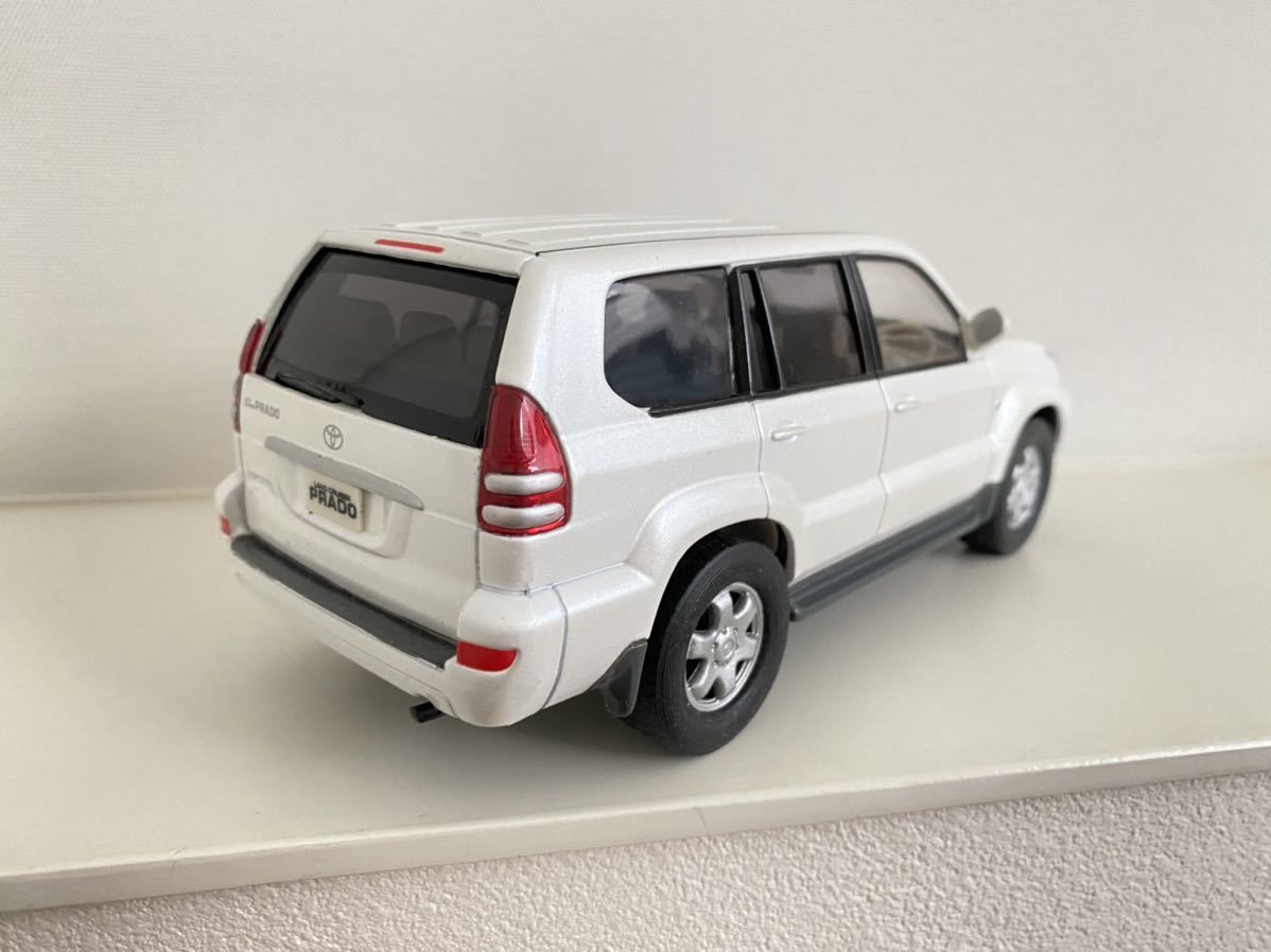 ☆送料込み☆ランドクルーザー プラド ミニカー トヨタ 1/24 カラー