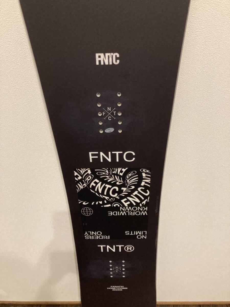 送料無料 21-22 FNTC TNTR 150 黒 スノーボード 板 グラトリ スノボ