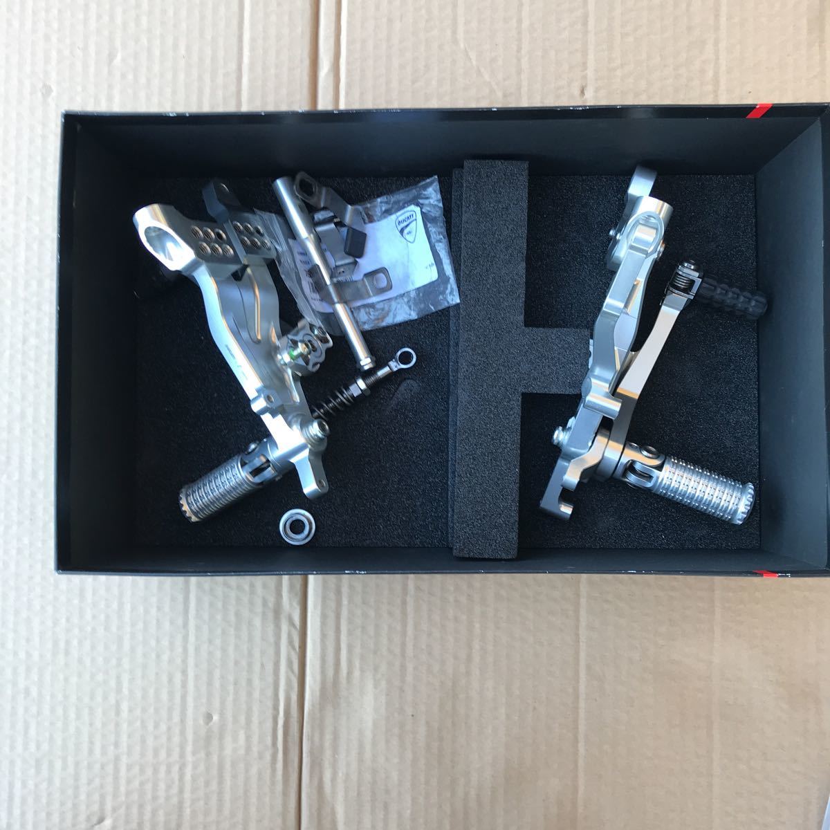 バックステップ DUCATI パニガーレV4/V4S/V4R ドゥカティ リゾマ ドカテイ 取扱説明書付き 96280481A 美品中古品目立つ傷なし _画像8