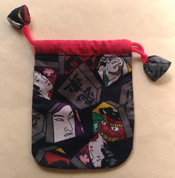  used Mini pouch shogi. piece pattern approximately 13x10.5cm black / red peace pattern kabuki lion Mai ukiyoe dragon dragon purse bag pouch used