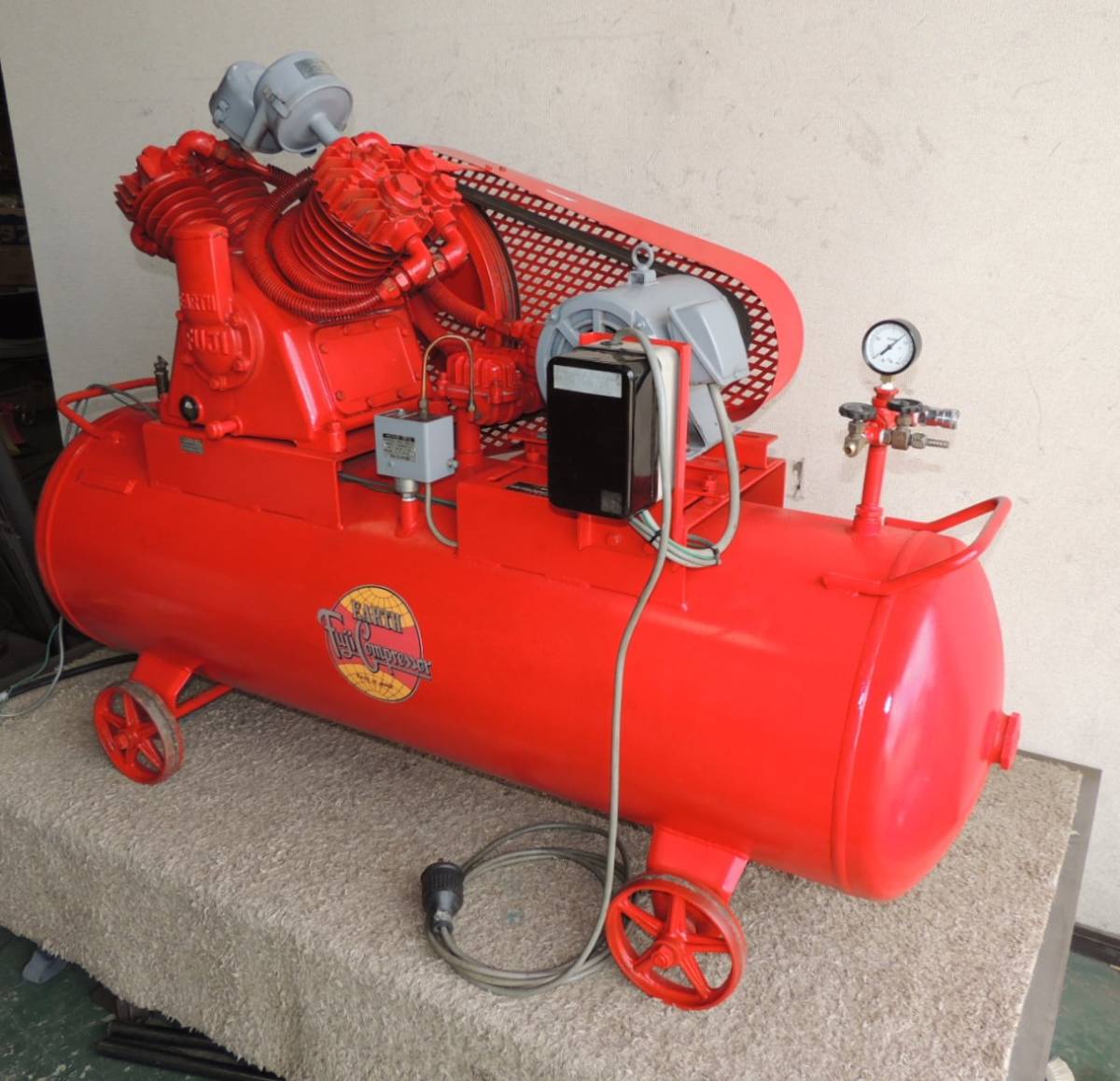 □ イヤサカ 富士 コンプレッサー (W-35) 3.7kw 5馬力 高圧 タンク