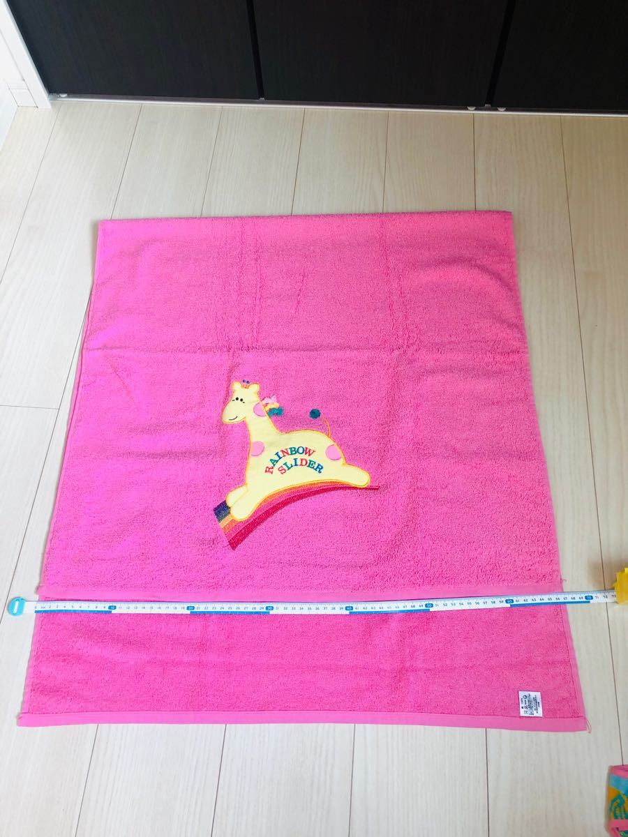 未使用品　出産お祝いセット　日本製　プレゼント　バスタオル　ベスト　エプロン　赤ちゃん　ピンク　可愛い
