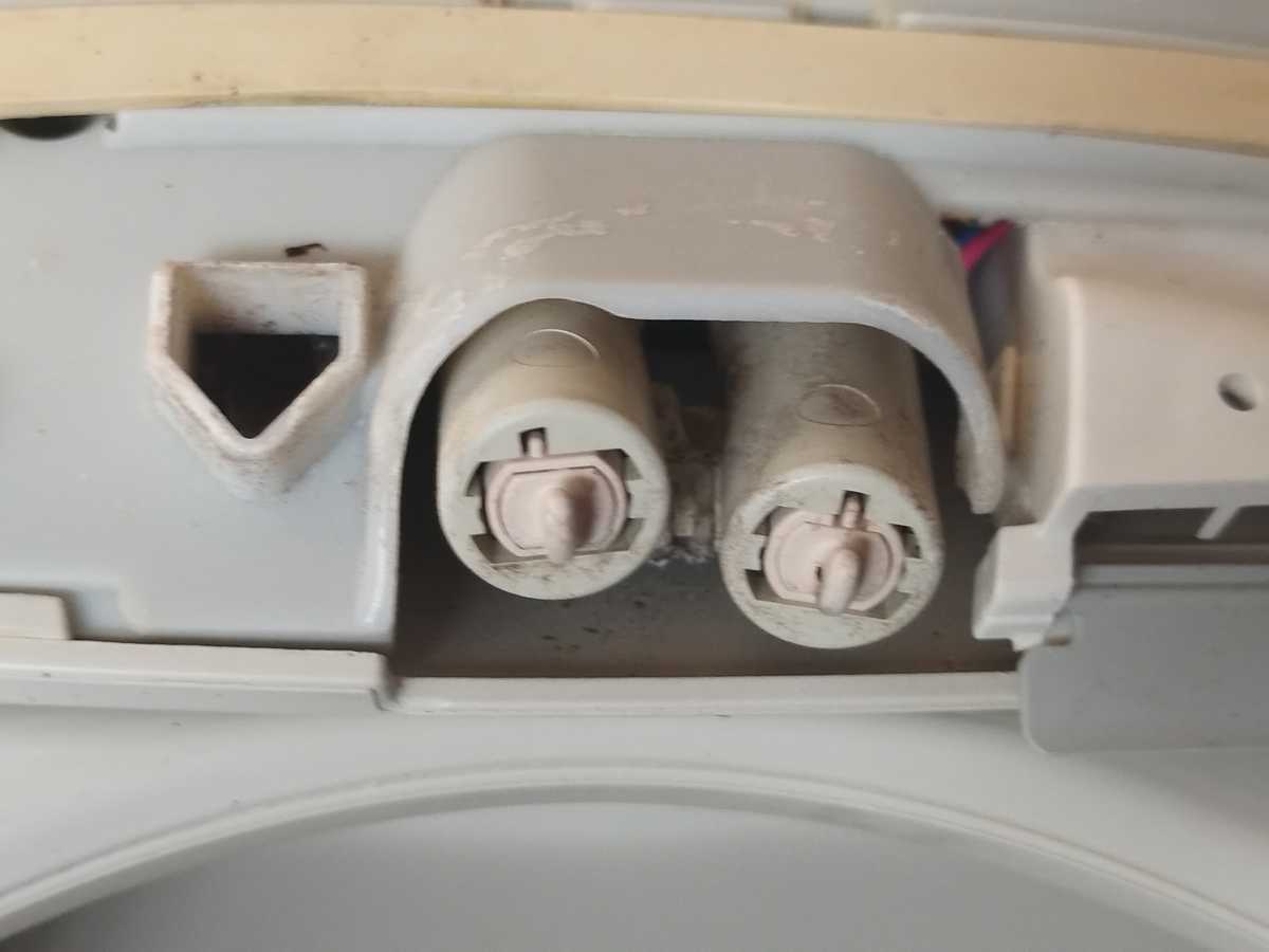 INAX 温水洗浄便座 温風乾燥・脱臭機能付 水道直結式 AC100V INAX 温水洗浄便座 温風乾燥・脱臭機能付 水道直結式 AC100V