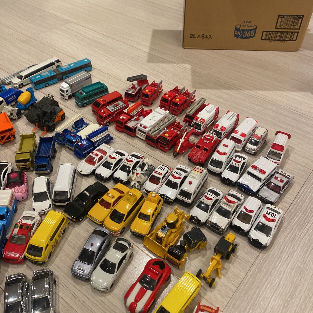 トミカ 限定トミカ等 まとめ売り 77台+α Yahoo!オークション - 77トミカ TOMICA 大量 まとめ売り まとめ