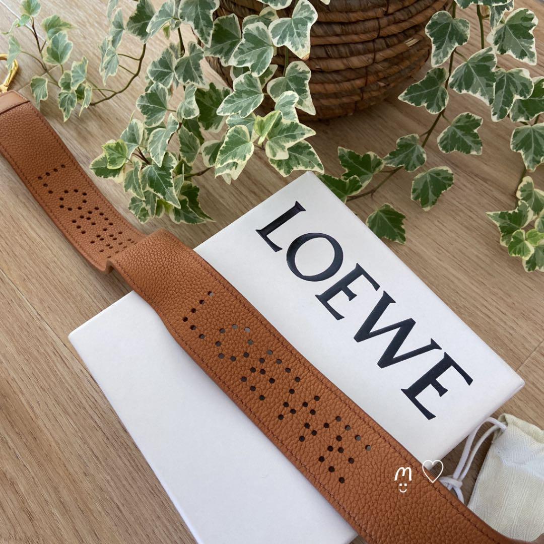 最大69%OFFクーポン LOEWE ロエベ レザーショルダーストラップ バッグ