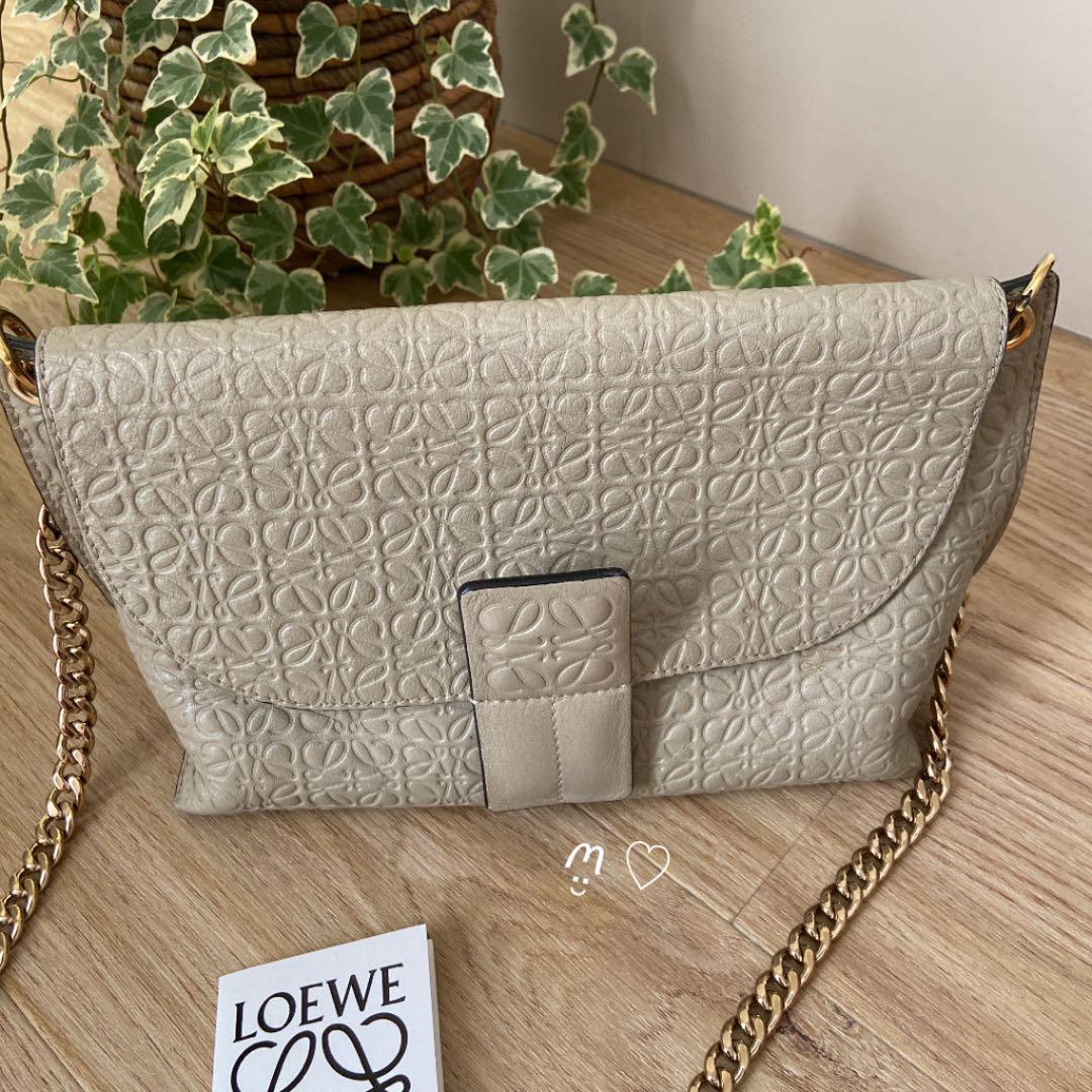 送料無料 LOEWE ロエベ アベニュー リピートアナグラム レザーチェーン