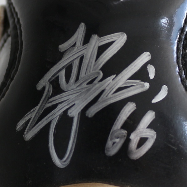 [ charity ] Fukuoka SoftBank Hawks Matsumoto ... hand spike 