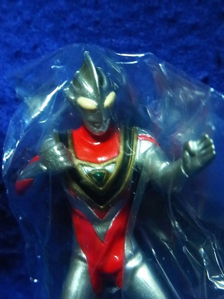  Ultraman Gaya / мини фигурка Bandai 