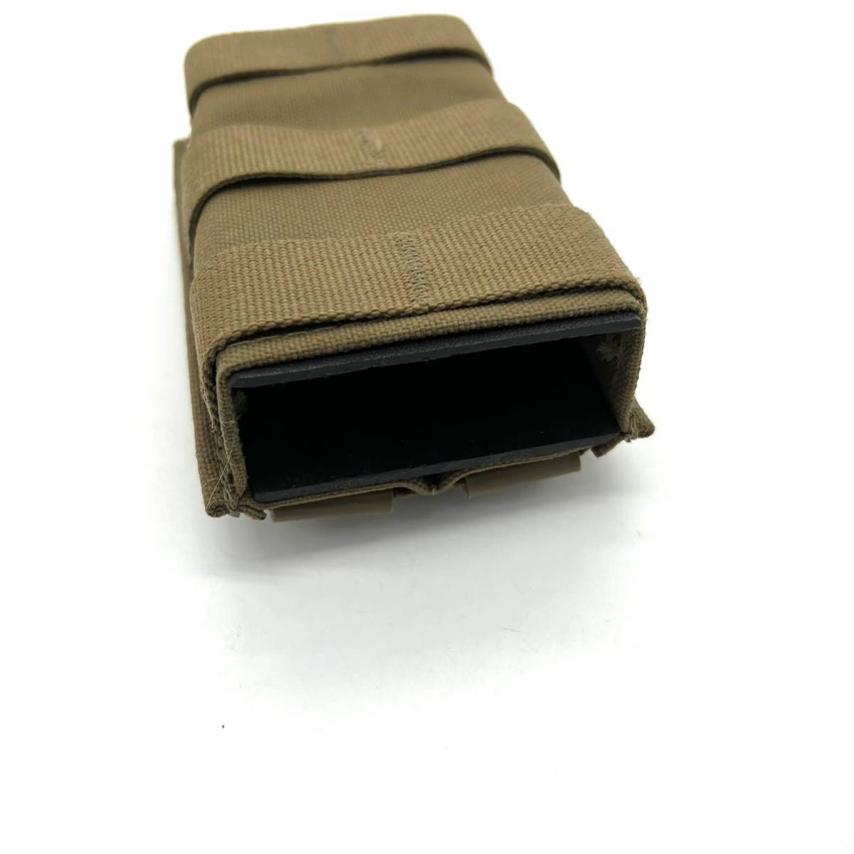 実物 Esstac 5.56mm Single KYWI TALL M4 Mag Pouch シングル 5.56mm M4 マグポーチ コヨーテブラウン エスタック_画像3