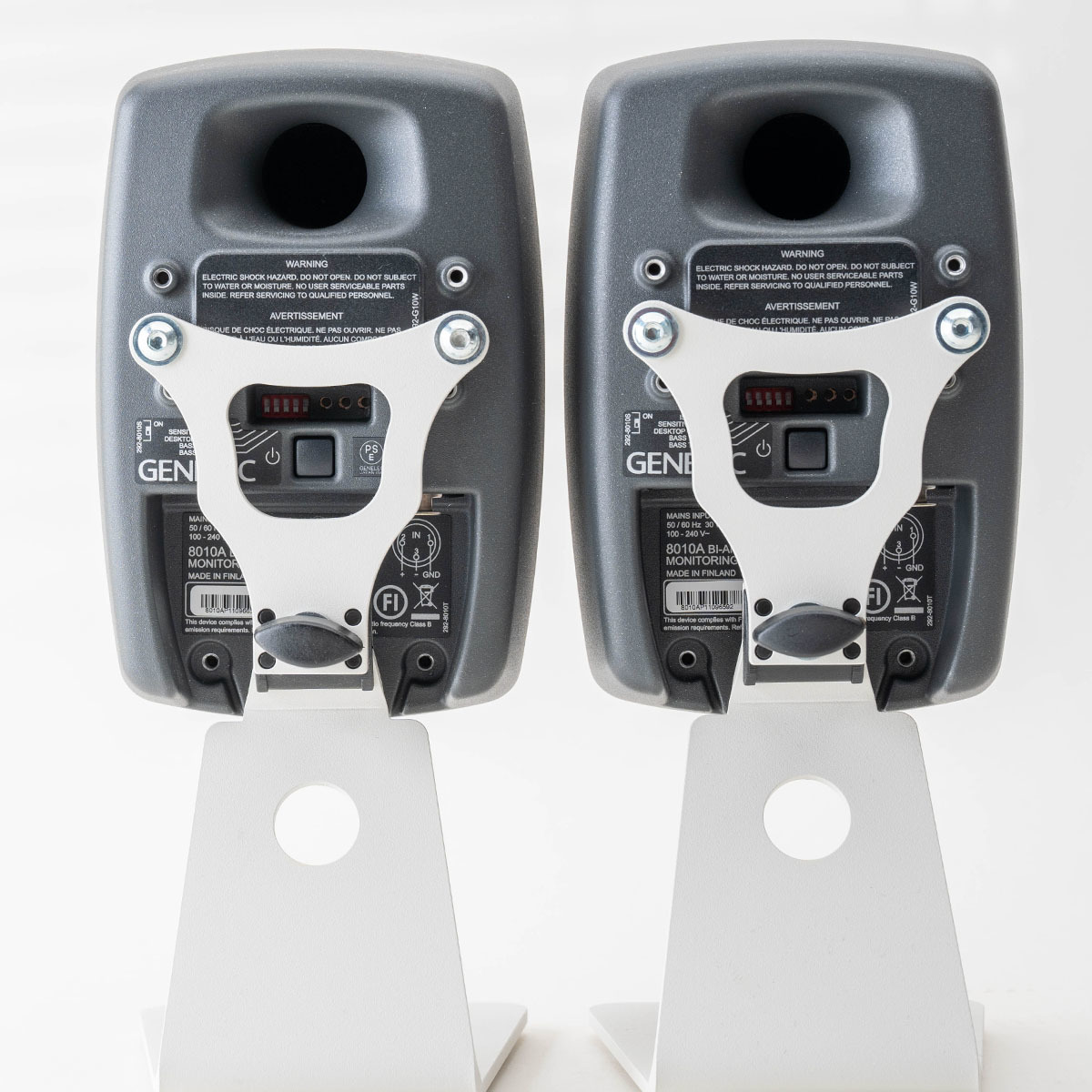 超美品】GENELEC ジェネレック 8010AP スピーカー 2個セット 箱 超美品】GENELEC ジェネレック 8010AP スピーカー 2個セット 箱