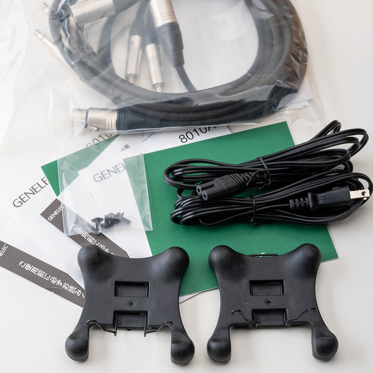 超美品】GENELEC ジェネレック 8010AP スピーカー 2個セット 箱 超美品】GENELEC ジェネレック 8010AP スピーカー 2個セット 箱