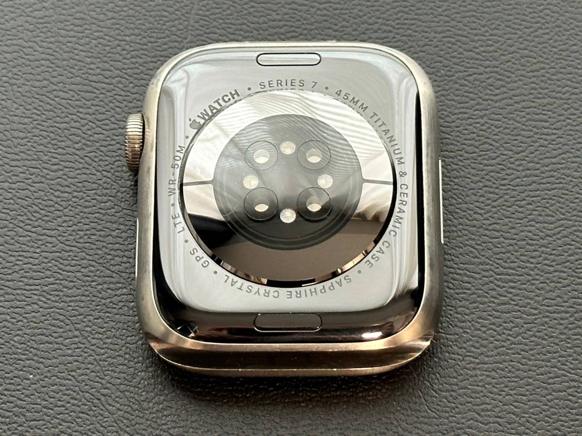 * unused protective cover attaching * Apple Watch Edition (Series 7, GPS + Cellular model ) - 45mm titanium case 