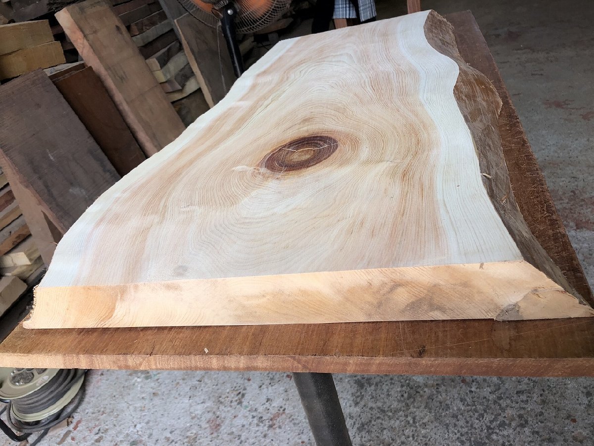 P652D】檜 710×～570×～42㎜ 桧 テーブル材 一枚板 材料 天然木 無垢材