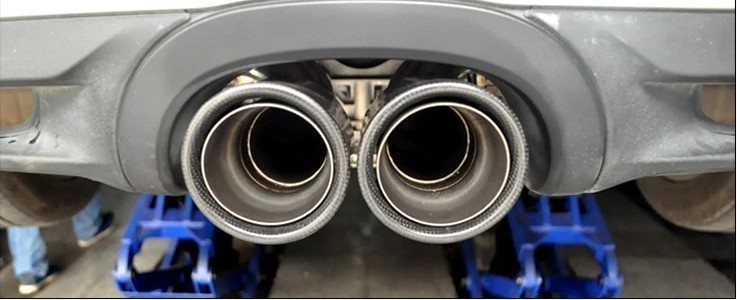 A195 ★ D-XS001 高品質Akrapovic マフラーカッター 炭素繊維 エンドパイプBK 【2本セット】 カーボン排気ヒントマフラー車のアクセサリー