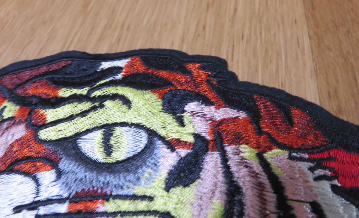 特大 獰猛虎X両斧レトロ 新品アックスタイガーTiger Axe刺繍 特大 獰猛虎X両斧レトロ 新品アックスタイガーTiger Axe刺繍