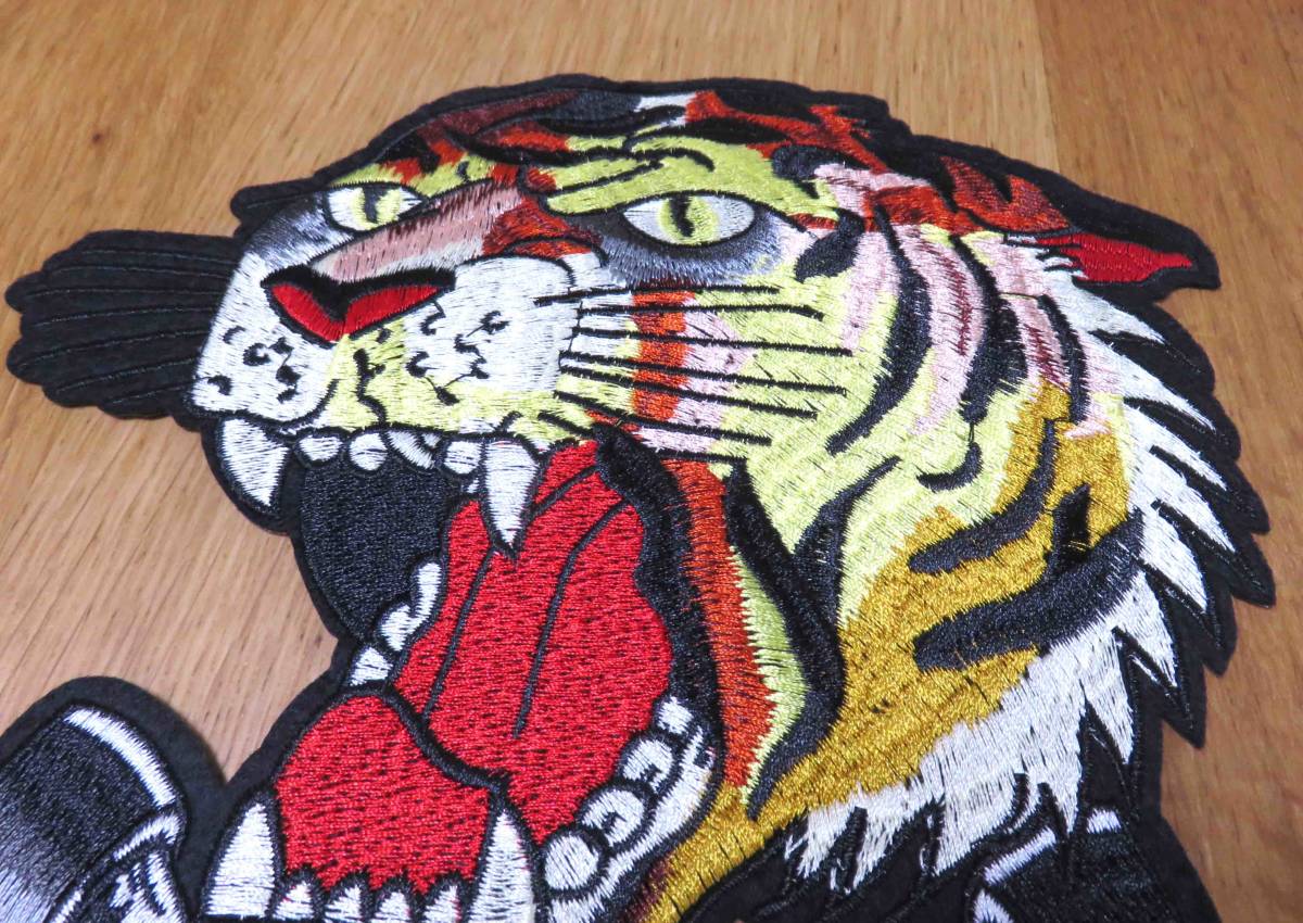 特大 獰猛虎X両斧レトロ 新品アックスタイガーTiger Axe刺繍 特大 獰猛虎X両斧レトロ 新品アックスタイガーTiger Axe刺繍
