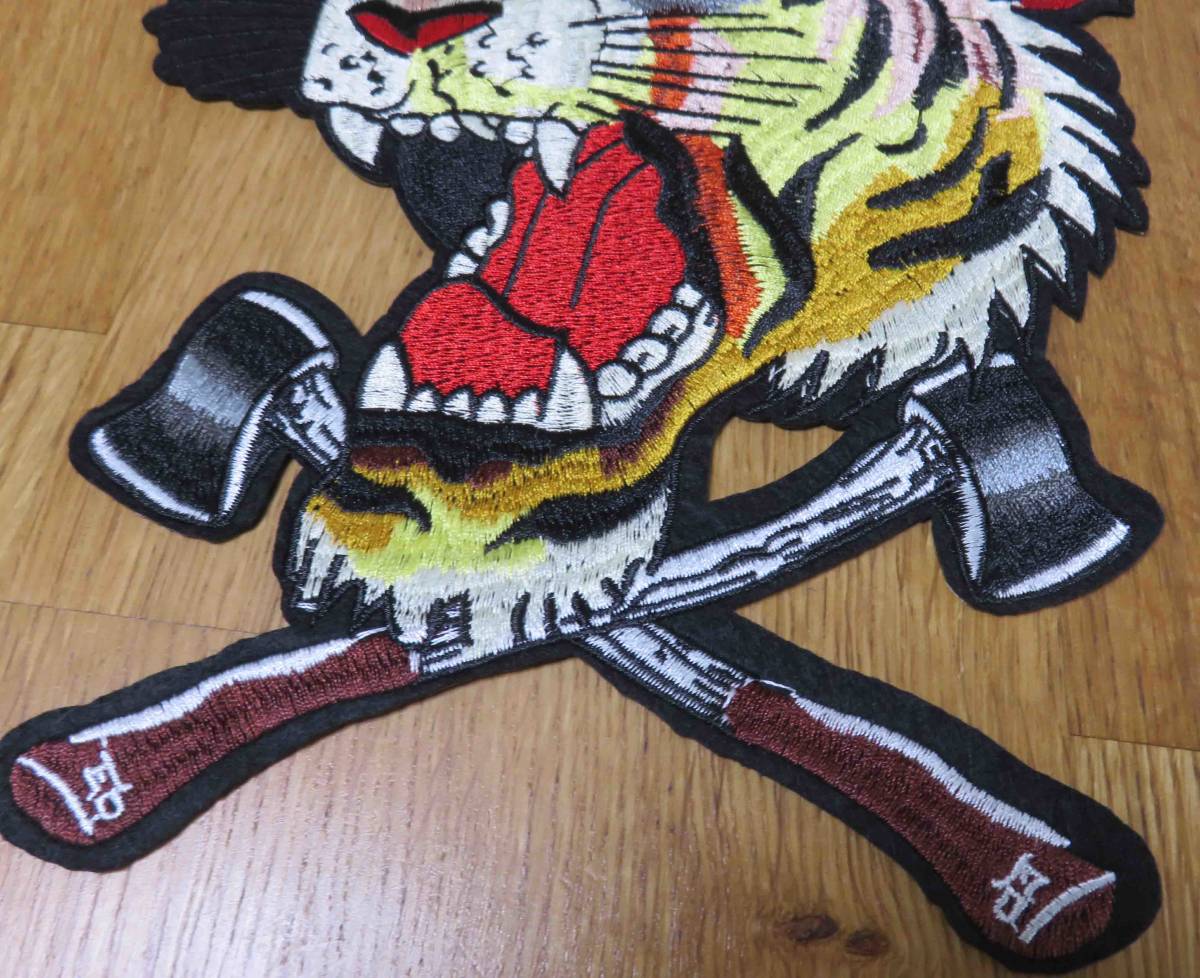 特大 獰猛虎X両斧レトロ 新品アックスタイガーTiger Axe刺繍 特大 獰猛虎X両斧レトロ 新品アックスタイガーTiger Axe刺繍