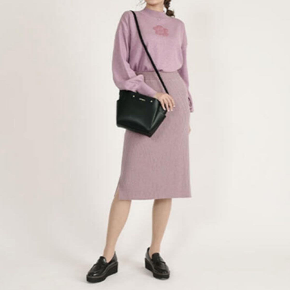 ☆Salvatore Ferragamo ピンクベージュガラスパウダラメ入り 売り出し