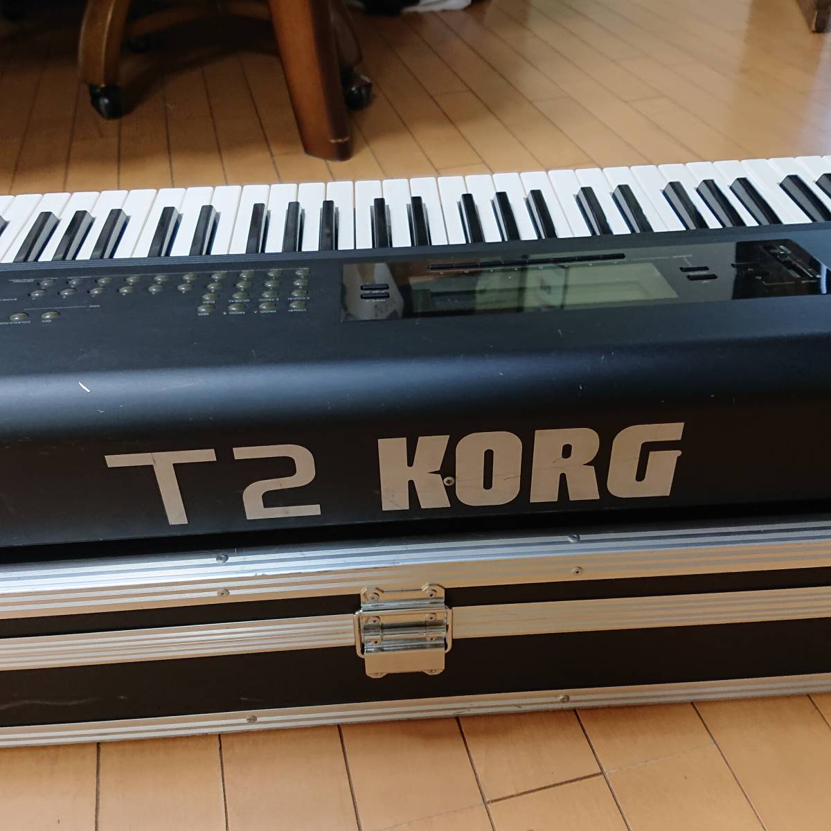 Yahoo!オークション - KORG T2EX レアなシンセサイザー Yahoo!オークション - KORG T2EX レアなシンセサイザー