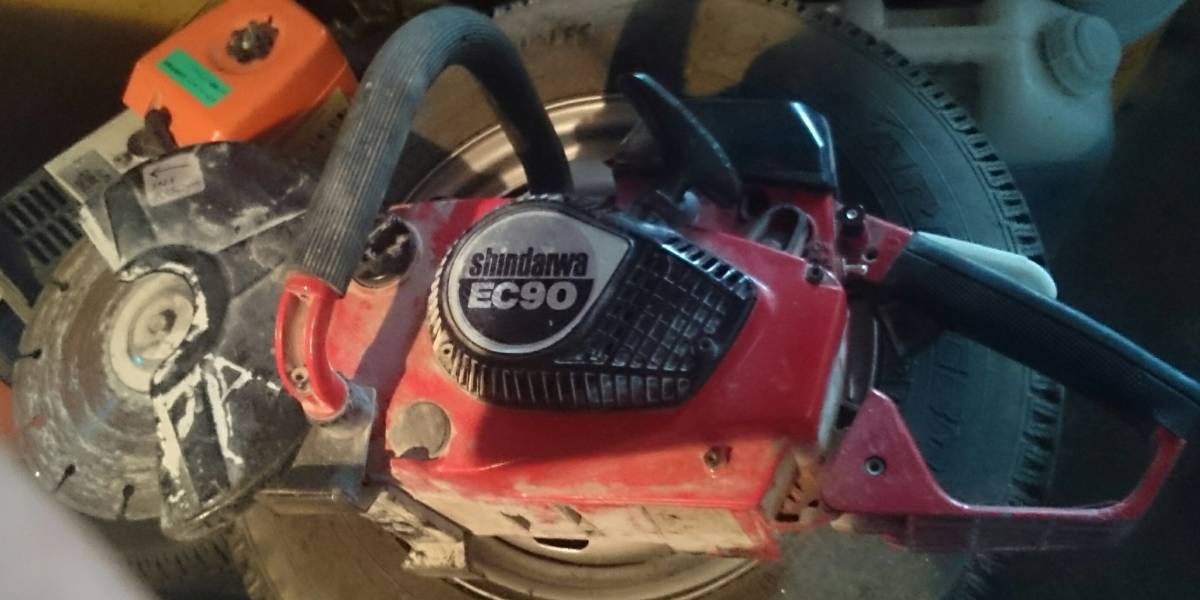 レビュー高評価の商品! □新品□新ダイワ エンジンカッター EC90