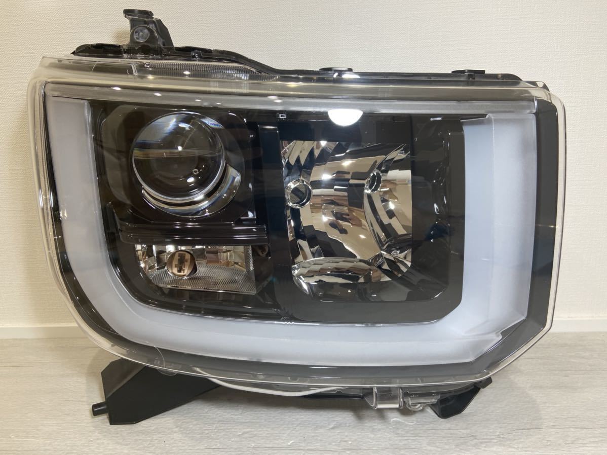 美品】LED LA700S ウェイク 右 ヘッドライト 右ランプ STANLEY W2664