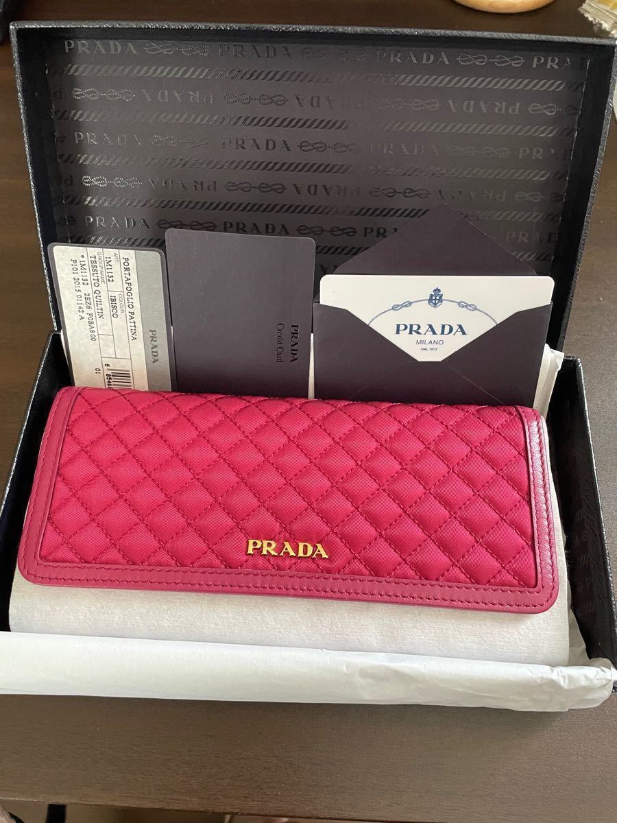 毎日続々入荷 定価約45000円❣️PRADA 長財布 赤 エナメル ゴールド