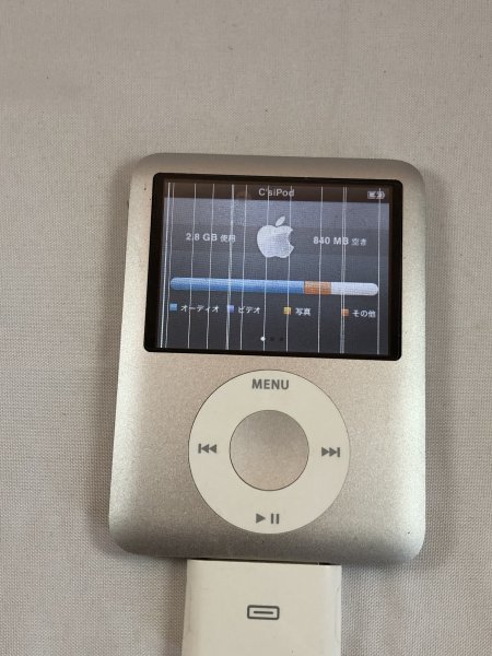 ★iPod nano　A1236　4GB　シルバー■中古品［管A013］_画像1