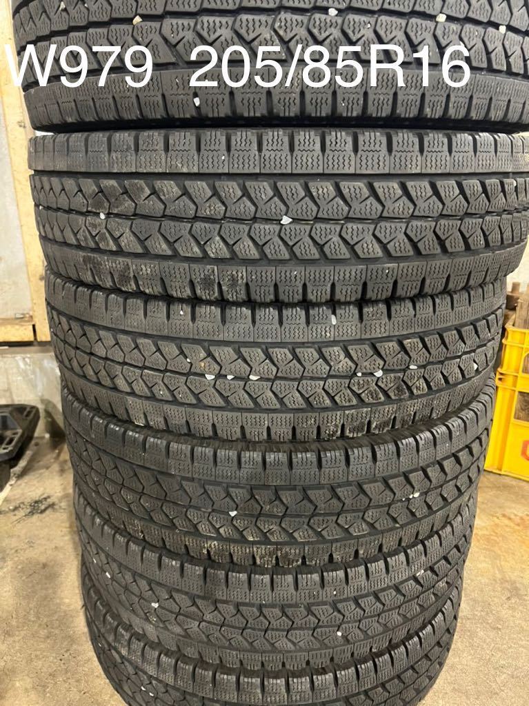 加賀発205/85R16 117/115L LTスタッドレス中古6本 人気特価激安